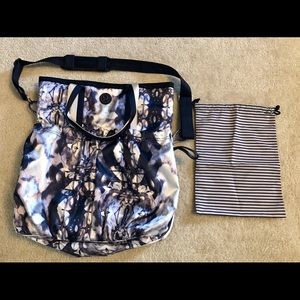 Lululemon Flow and Go yoga mat tote bag